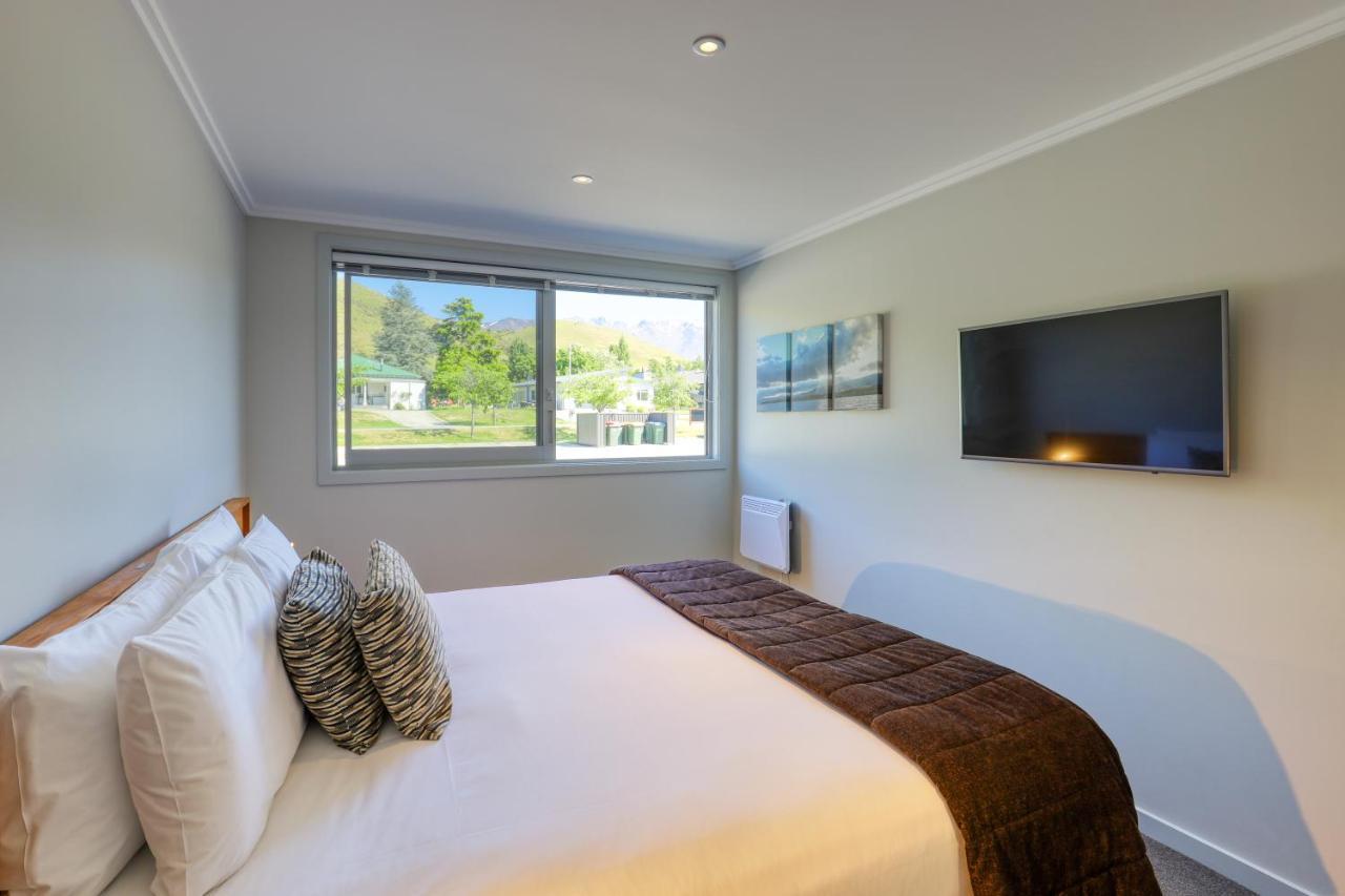 Marsden Lake Resort Central Otago Cromwell Eksteriør billede A bedroom at the hotel
