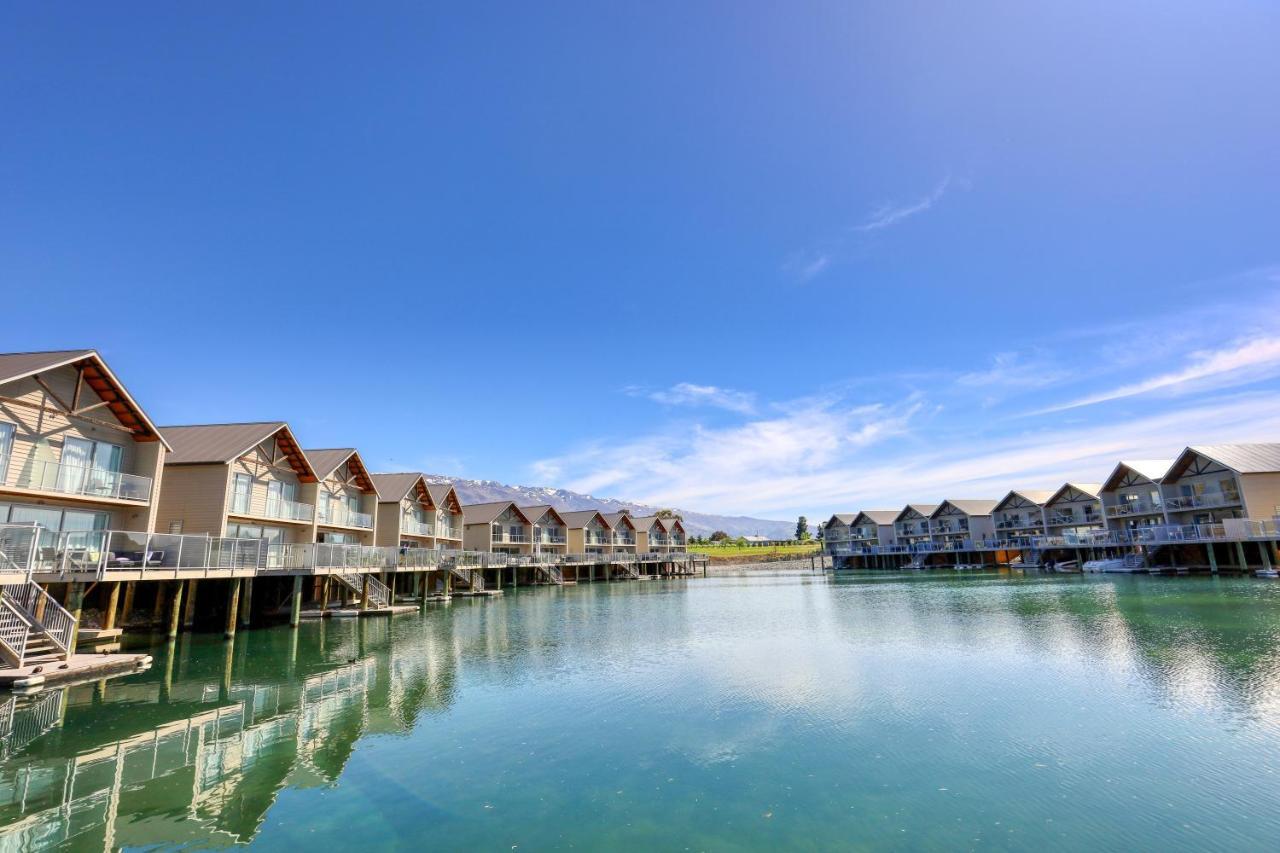 Marsden Lake Resort Central Otago Cromwell Eksteriør billede The resort at the Blue Lagoon