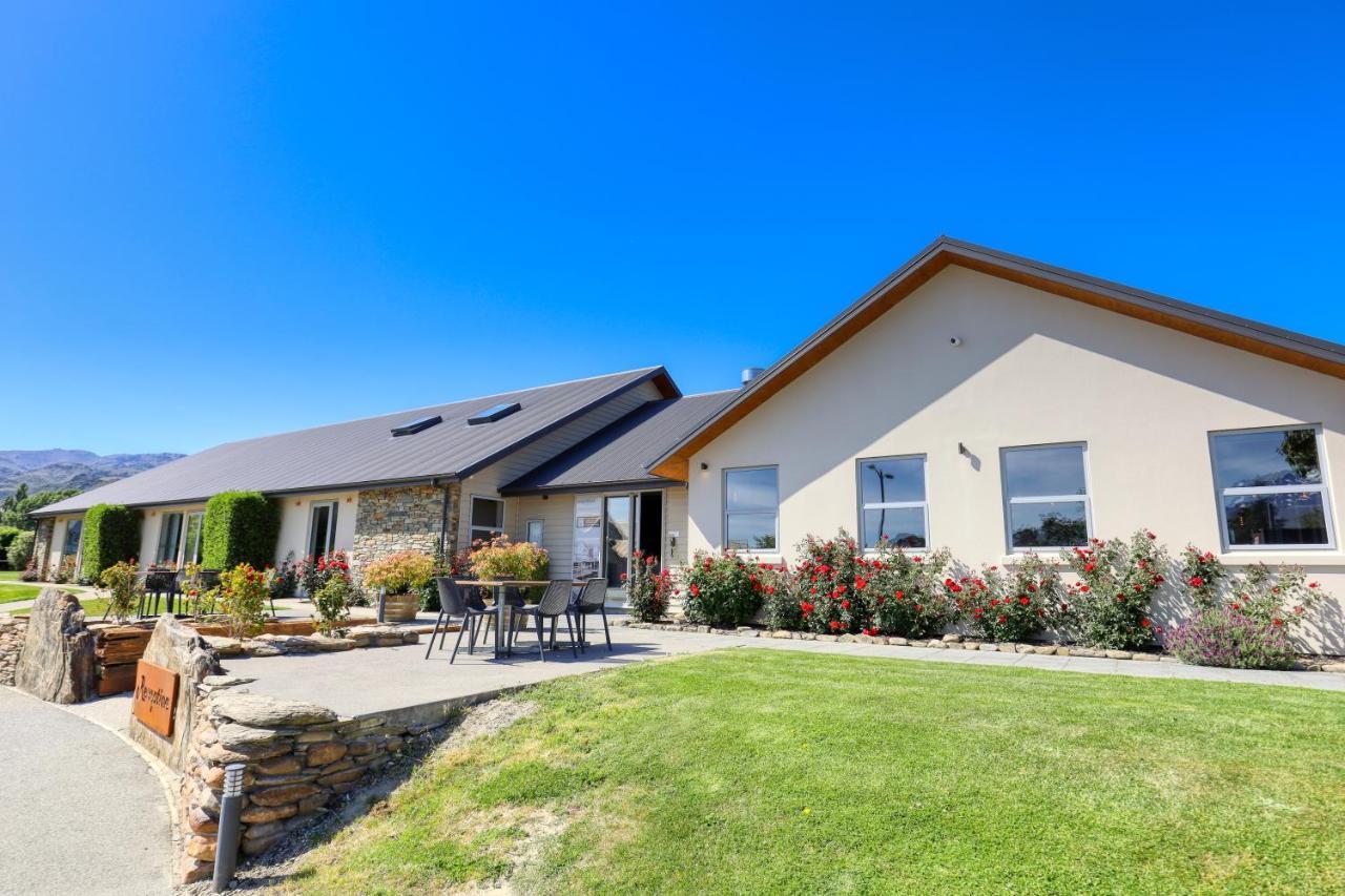 Marsden Lake Resort Central Otago Cromwell Eksteriør billede The Lodge at Waihi