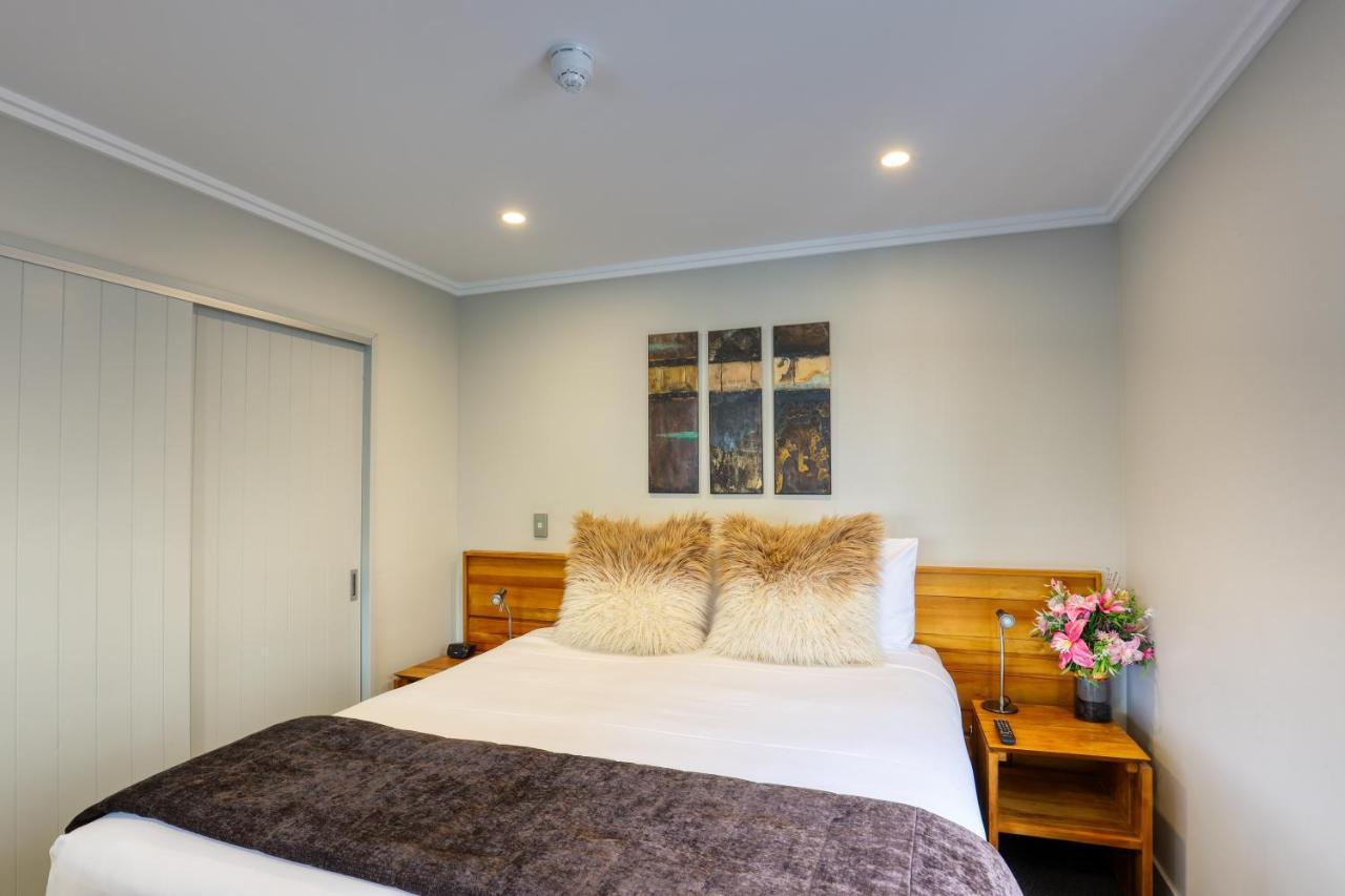 Marsden Lake Resort Central Otago Cromwell Eksteriør billede A bedroom at the hotel