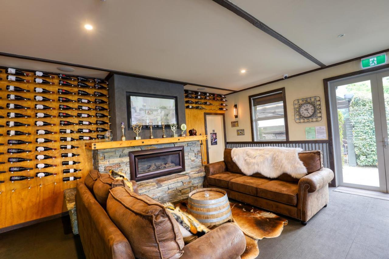 Marsden Lake Resort Central Otago Cromwell Eksteriør billede The tasting room at the Te Muna Road winery