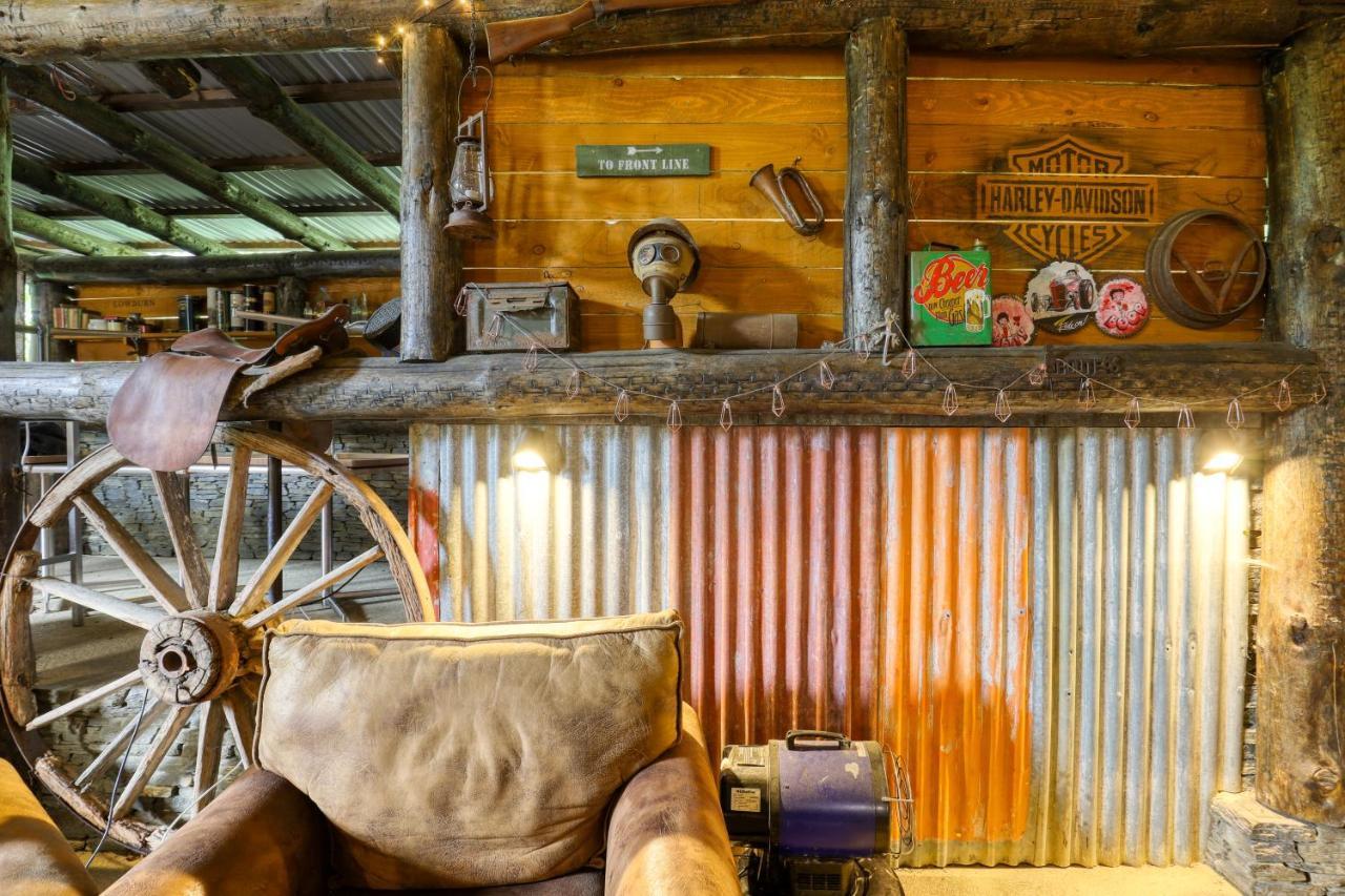 Marsden Lake Resort Central Otago Cromwell Eksteriør billede The bar at the Old West Trading Post